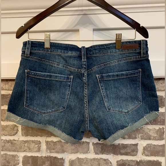 NEW! BLANKNYC DISTRESSED ROLL UP SHORTS | SIZE 28 - Picture 6 of 6